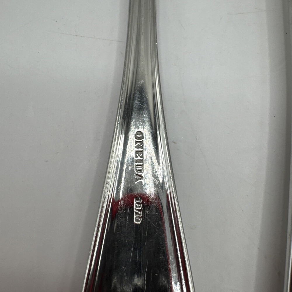 Oneida FLAMBE 4 Soup Spoons Glossy 18/10 Stainless Steel Flatware - Picture 5 of 7
